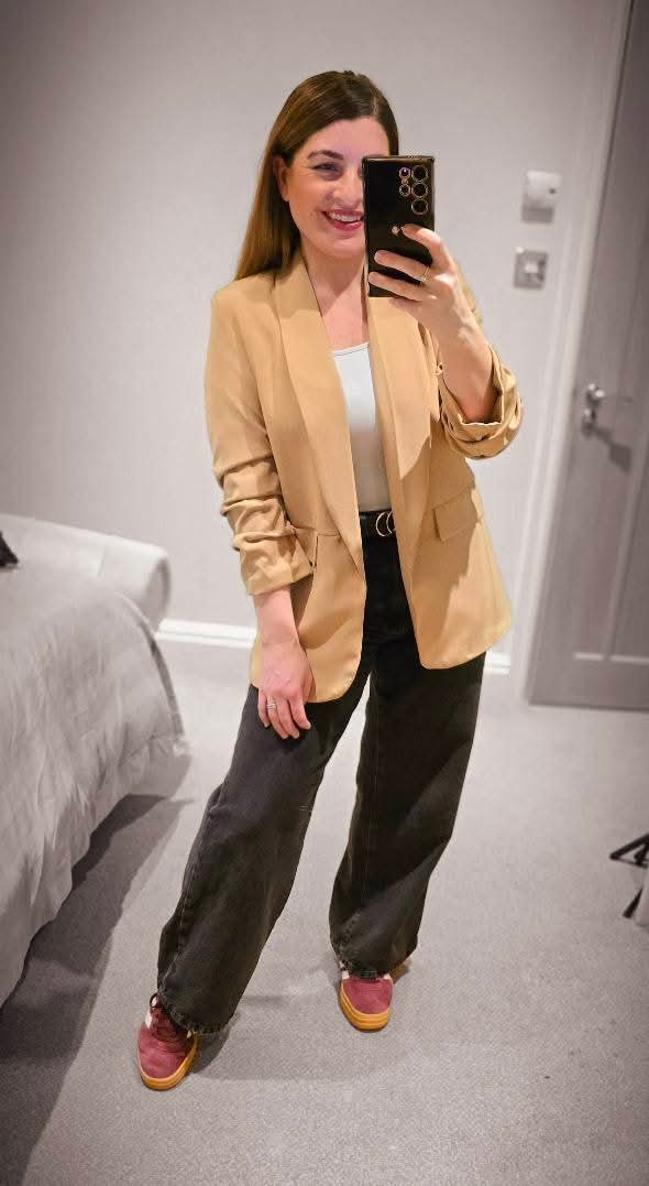 INDIE 3/4 Rouched Sleeve Blazer